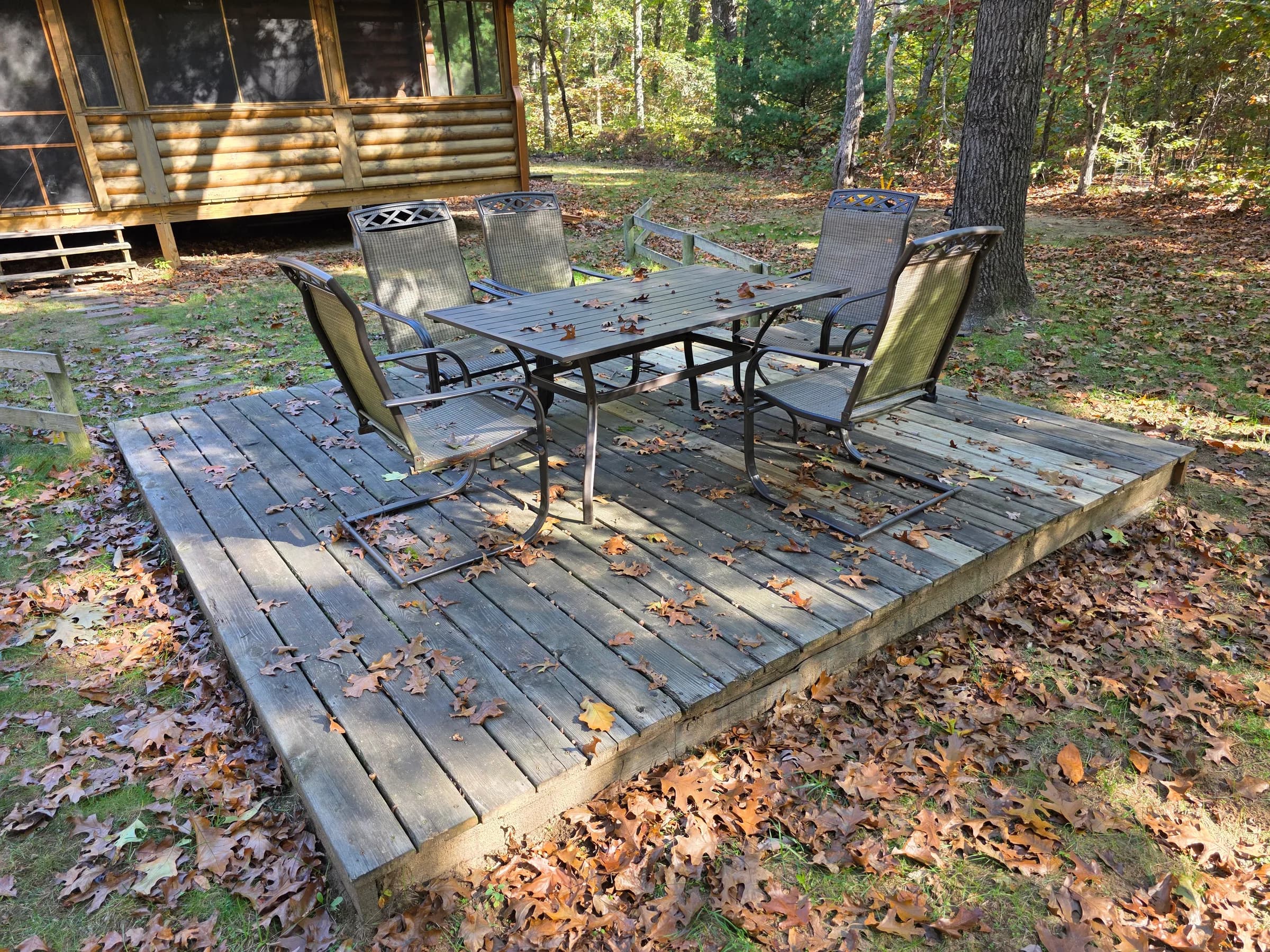 Patio deck with outdoor dining