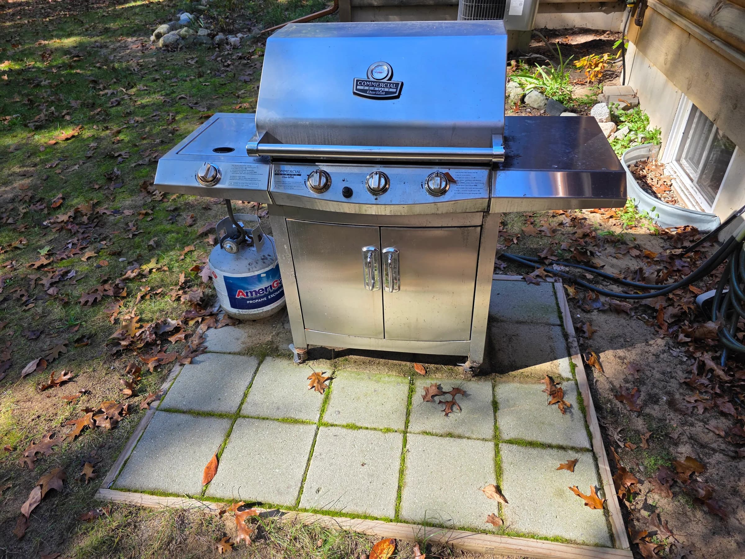 Gas grill